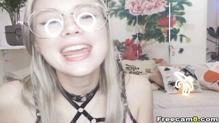 Blonde With Glasses Let Her Boyfriend Cum In Her Mouth