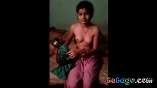 sexy northindian shows nude to bf