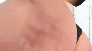 Hot Wife Shaking and Slapping Ass