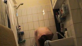 Dutch redhead granny in bathroom - Film Porno | porno video zdarma