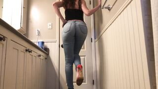 bizarropornos.com - Light Blue Jeans Tease and Shit