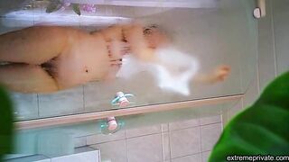 mom's great full body spied in the shower