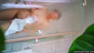 mom's great full body spied in the shower